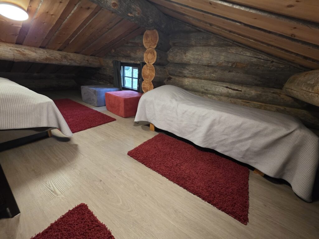 Parvilla on reilusti tilaa nukkumiseen ja lasten leikkeihin.